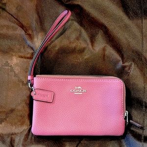 NWOT Auth COACH Wristlet Wallet.  Plum
